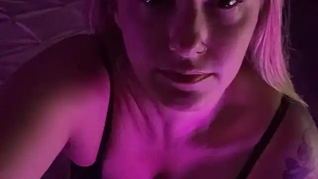 jvixen92 online show from October 2025 05:08:01 AM