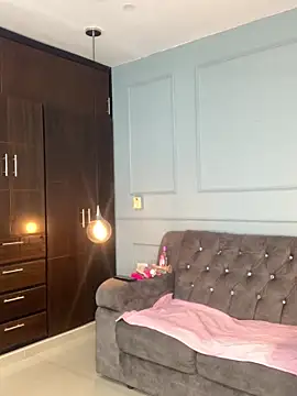 Orianabluee  online show from November 2025 03:18:02 AM