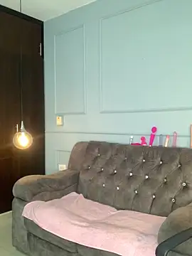 Orianabluee  online show from November 2025 03:49:01 AM