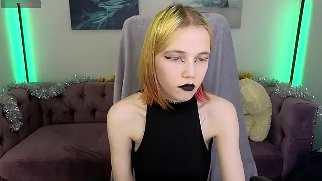 MitaSide online show from December 2025 08:49:02 PM