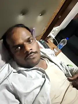 RNlov online show from November 2025 04:17:01 PM