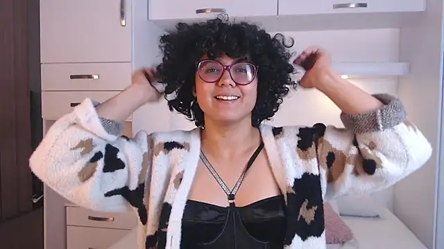 MartiRuis10 online show from November 2025 09:57:02 PM