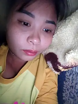 Squirrel-Pear online show from November 2025 09:57:01 PM