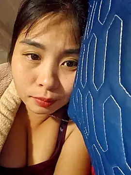 Squirrel-Pear online show from November 2025 01:55:02 PM