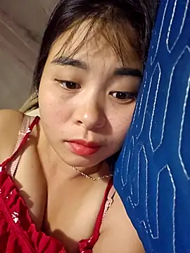 Squirrel-Pear online show from December 2025 10:05:01 PM