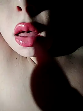 Loveyoudearxq online show from November 2025 02:39:01 PM