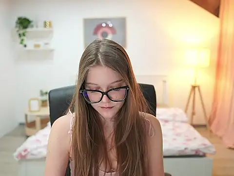 lisa mccoy  online show from October 2025 01:34:02 PM