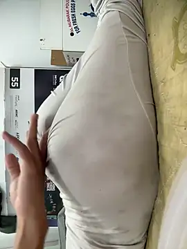 BlueishMove44 online show from November 2025 08:44:01 AM