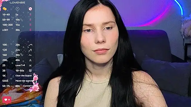 Mell Hyees online show from December 2025 06:16:01 PM