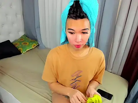 hardcocktwink online show from November 2025 04:51:02 PM