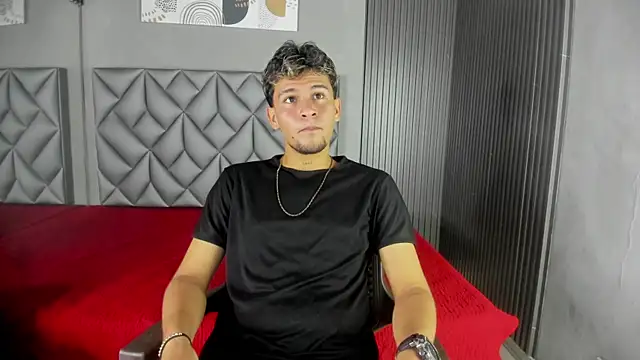 Alan-Smith1 online show from November 2025 07:36:02 PM