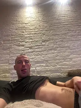 Rotteei1 online show from November 2025 04:07:02 PM