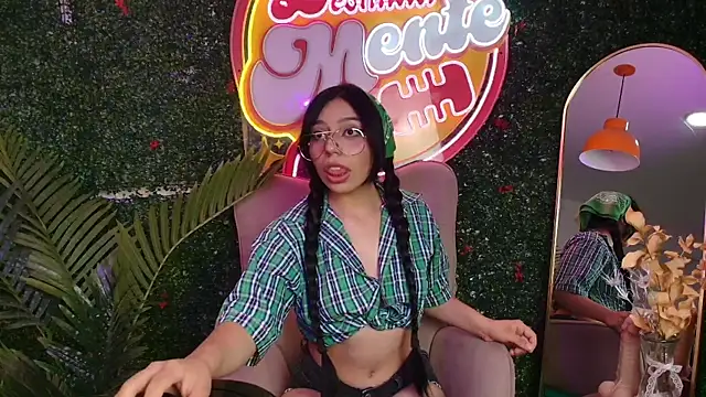 Sophia Lagos online show from December 2025 07:23:02 PM