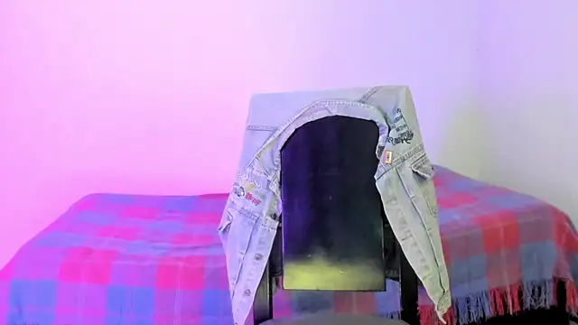 Nikki  uwu online show from April 2026 07:43:01 PM