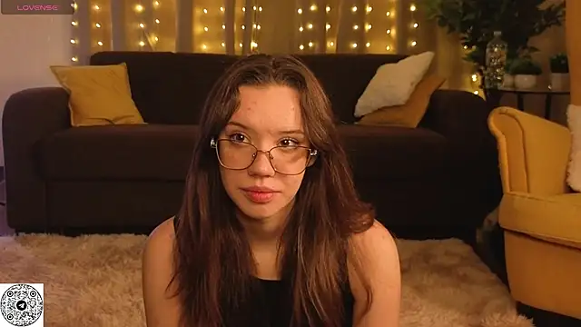 Snapshot of FabiolaCowing chatting on November 2025 05:04:02 PM FabiolaCowing online show from November 2025 05:04:02 PM