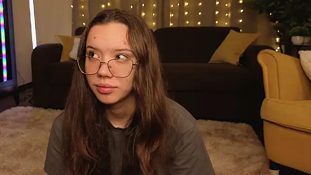 Snapshot of FabiolaCowing chatting on November 2025 06:06:01 PM FabiolaCowing online show from November 2025 06:06:01 PM