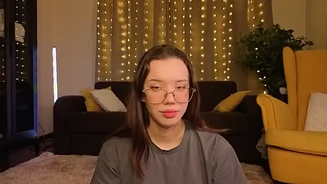 Snapshot of FabiolaCowing chatting on November 2025 09:24:02 PM FabiolaCowing online show from November 2025 09:24:02 PM