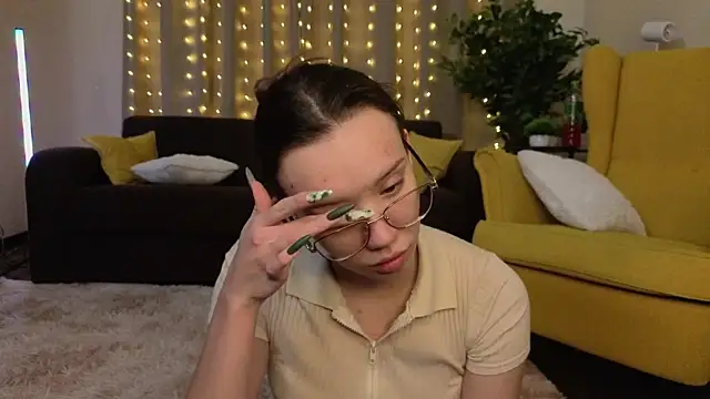 Snapshot of FabiolaCowing chatting on November 2025 06:04:02 PM FabiolaCowing online show from November 2025 06:04:02 PM