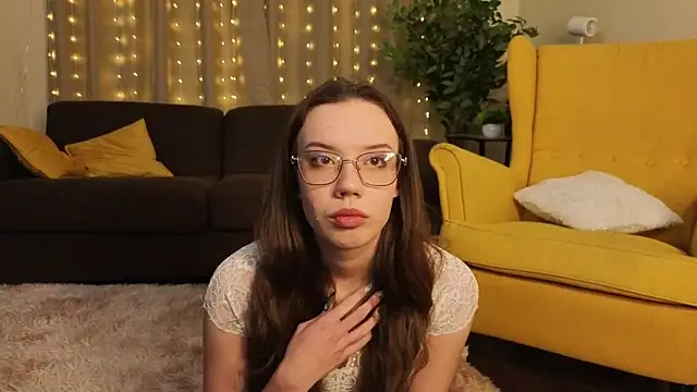 Snapshot of FabiolaCowing chatting on November 2025 07:08:02 PM FabiolaCowing online show from November 2025 07:08:02 PM