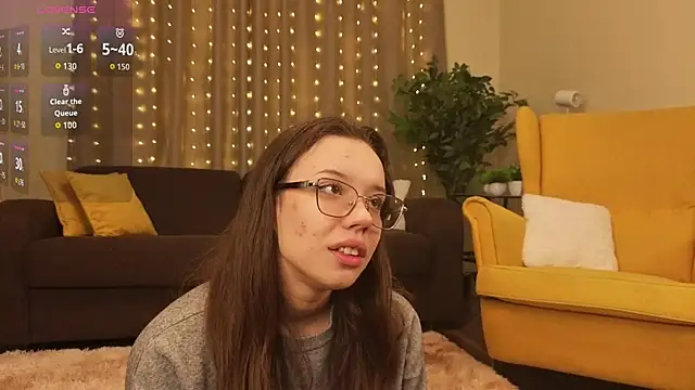 Snapshot of FabiolaCowing chatting on November 2025 06:07:01 PM FabiolaCowing online show from November 2025 06:07:01 PM