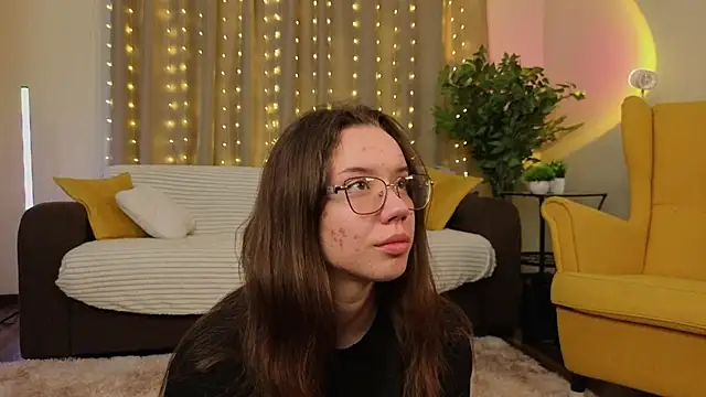 Snapshot of FabiolaCowing chatting on November 2025 06:07:02 PM FabiolaCowing online show from November 2025 06:07:02 PM