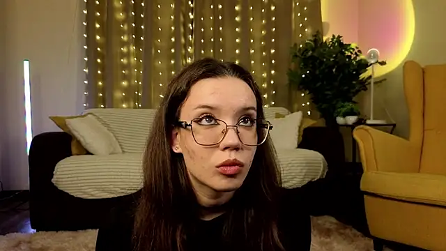 Snapshot of FabiolaCowing chatting on November 2025 06:09:02 PM FabiolaCowing online show from November 2025 06:09:02 PM