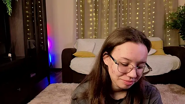 Snapshot of FabiolaCowing chatting on November 2025 06:11:02 PM FabiolaCowing online show from November 2025 06:11:02 PM