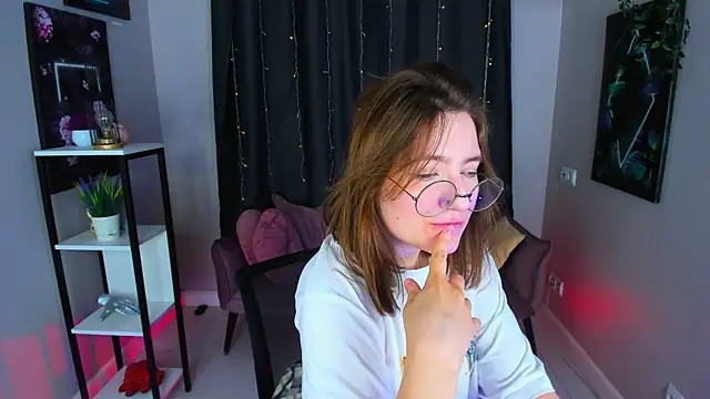 Snapshot of fairy_tara chatting on October 2025 06:35:02 AM fairy tara online show from October 2025 06:35:02 AM