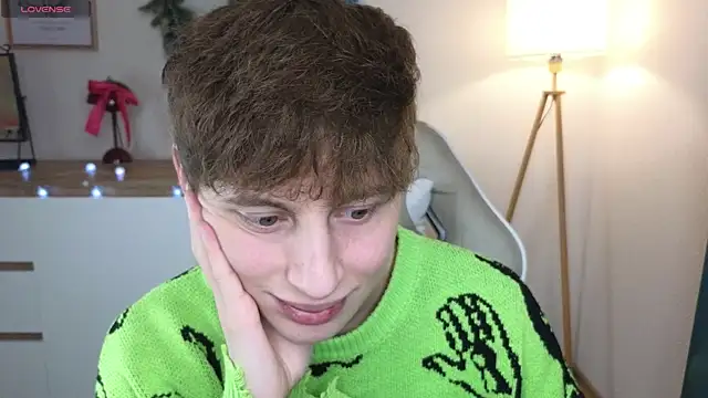 Snapshot of crisp1n chatting on January 2026 06:18:02 AM crisp1n online show from January 2026 06:18:02 AM