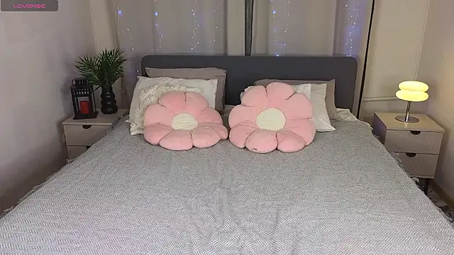 Snapshot of crisp1n chatting on February 2026 05:40:02 PM crisp1n online show from February 2026 05:40:02 PM