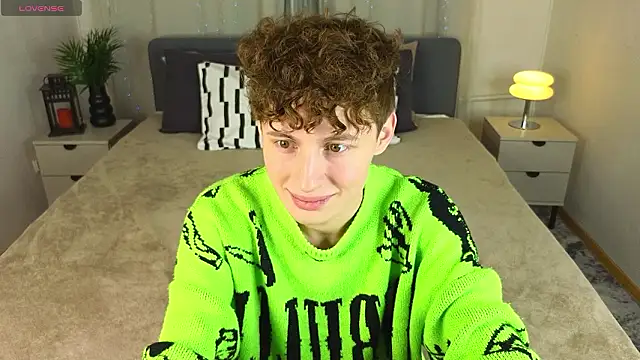 Snapshot of crisp1n chatting on February 2026 03:53:01 PM crisp1n online show from February 2026 03:53:01 PM