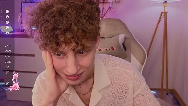 Snapshot of crisp1n chatting on February 2026 06:23:01 AM crisp1n online show from February 2026 06:23:01 AM