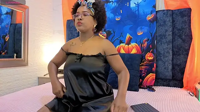 TianaLaRoux online show from October 2025 11:38:01 AM