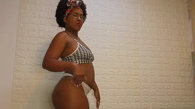 TianaLaRoux online show from November 2025 11:54:02 AM