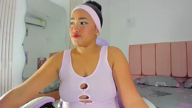 NahomiWalker  online show from January 2026 07:40:01 PM