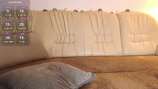 Bella Rosee4u online show from December 2025 06:48:01 PM