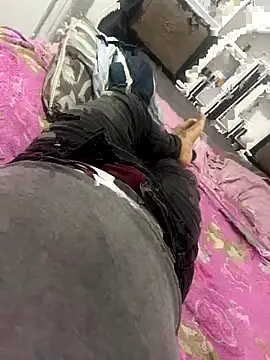 Mathias123987 online show from November 2025 05:43:01 AM