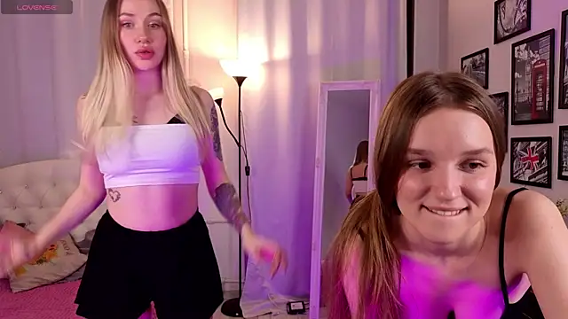 TizzEmi online show from November 2025 04:07:02 PM