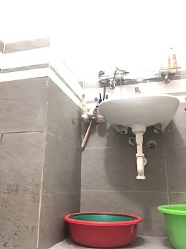 HinayLa online show from March 2026 11:09:01 PM