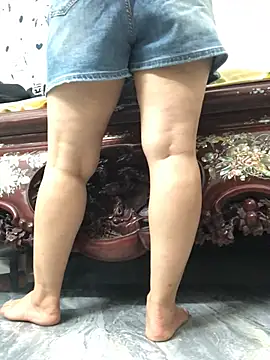 HinayLa online show from April 2026 03:17:02 AM