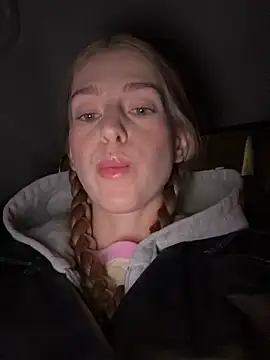 kira mia online show from November 2025 03:12:02 PM