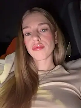 kira mia online show from January 2026 04:43:01 PM