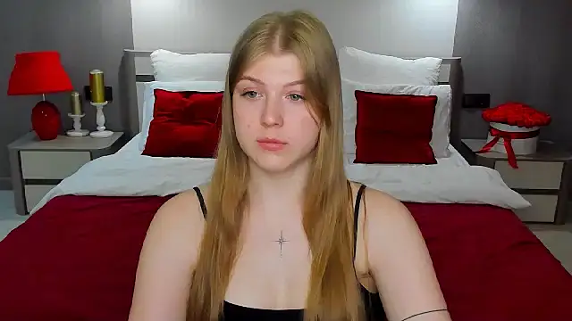 Snapshot of Stella_Light chatting on June 2026 07:00:01 AM Stella Light online show from June 2026 07:00:01 AM
