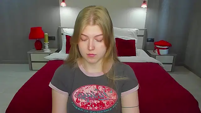 Snapshot of Stella_Light chatting on July 2026 12:00:02 PM Stella Light online show from July 2026 12:00:02 PM