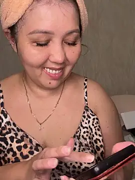 Snapshot of Love__Mom chatting on October 2025 07:14:01 PM Love Mom online show from October 2025 07:14:01 PM