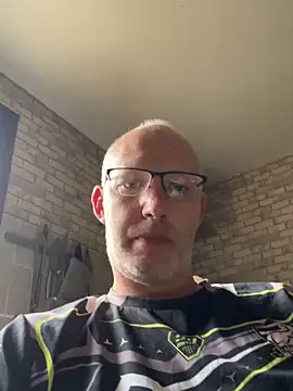 Cedric7653 online show from May 2026 07:48:02 AM