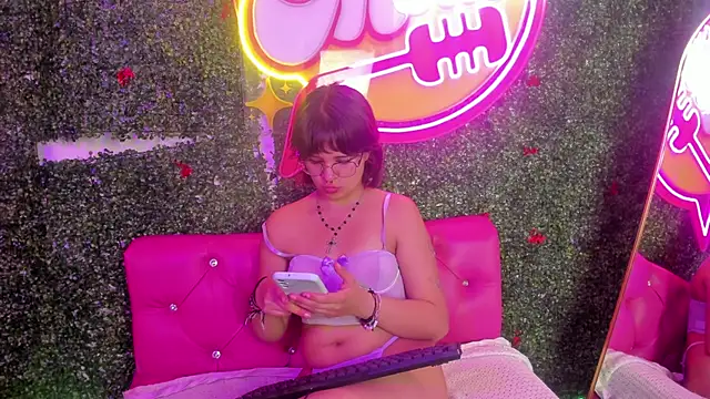 Ivy  storm online show from November 2025 10:14:02 PM