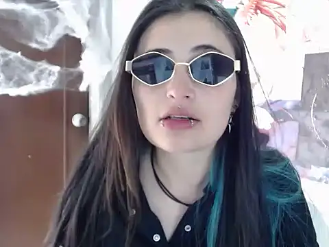 KittenMiss  online show from October 2025 07:47:01 PM