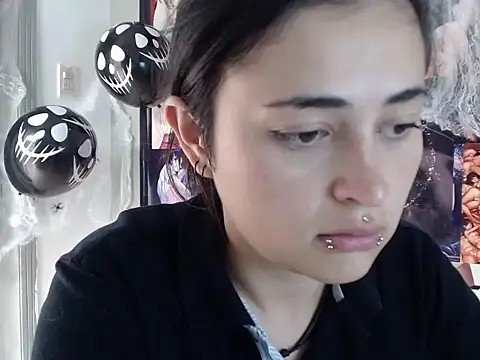 KittenMiss  online show from October 2025 07:29:02 PM