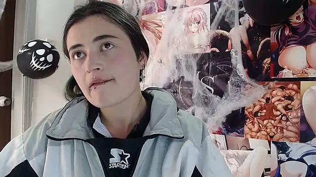 KittenMiss  online show from November 2025 07:27:02 PM